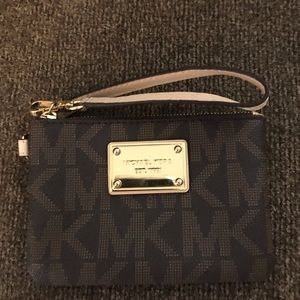 Michael kors wristlet